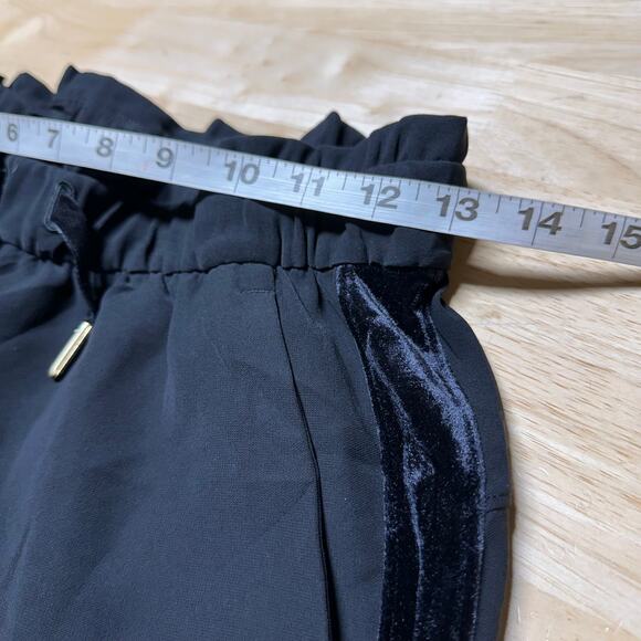 Lululemon On the Fly Jogger Velvet Trim Black Women's Size 4 Excellent Condition - Picture 7 of 9